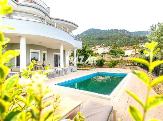 Alanya Oba’da Satılık Manzaralı 5+1 Müstakil Villa